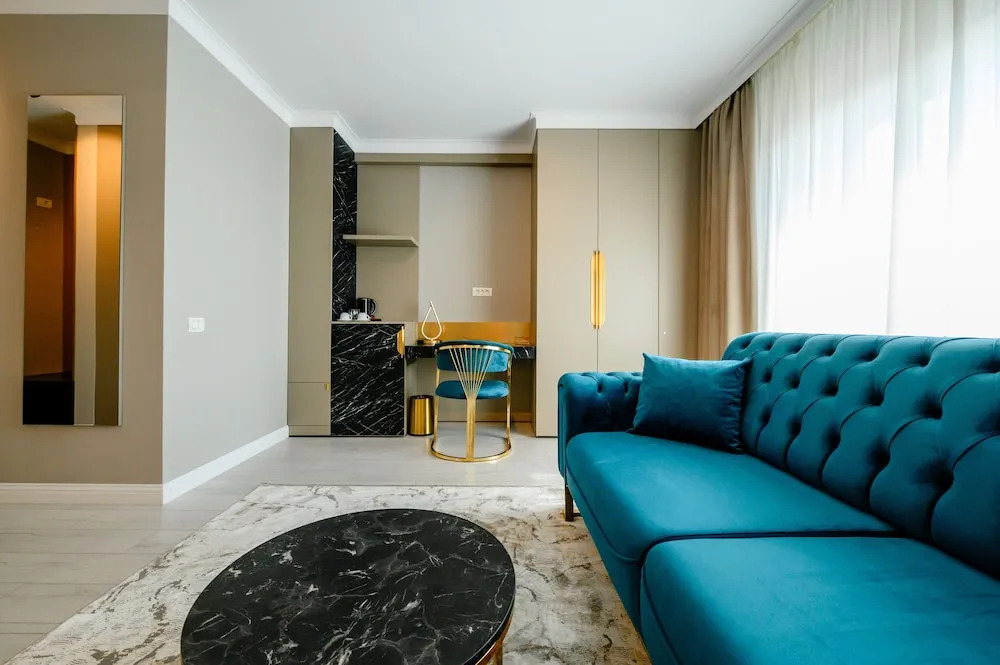 Elitte Inn & Suites