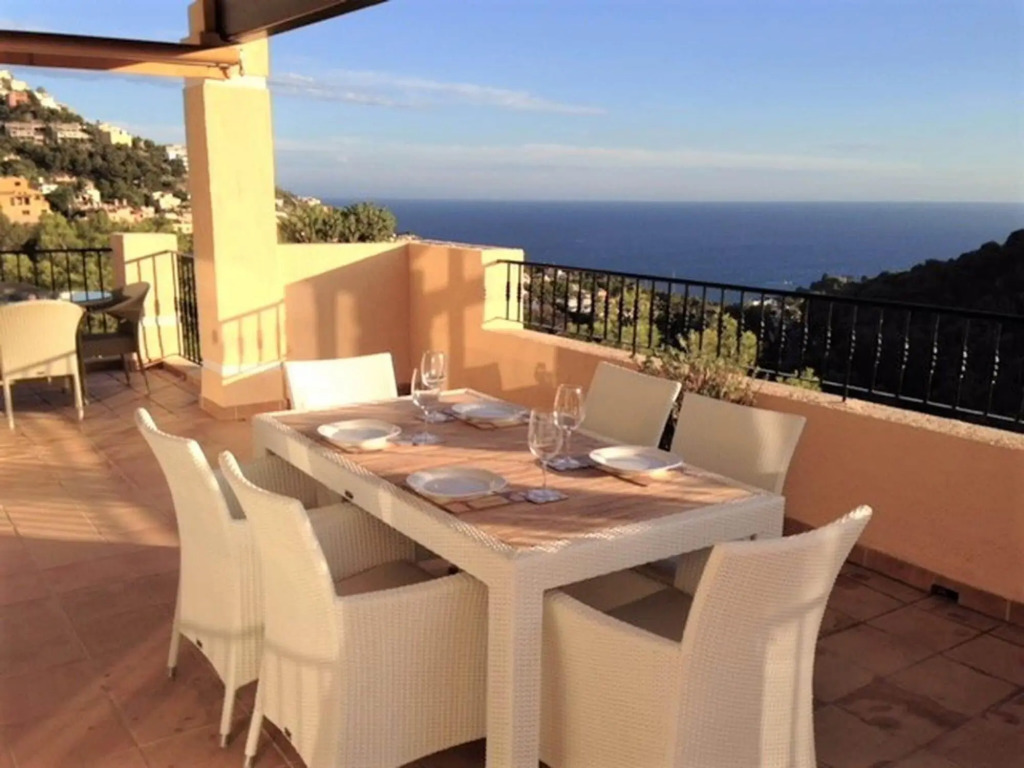Sea-view holiday home in Altea Hills with private pool