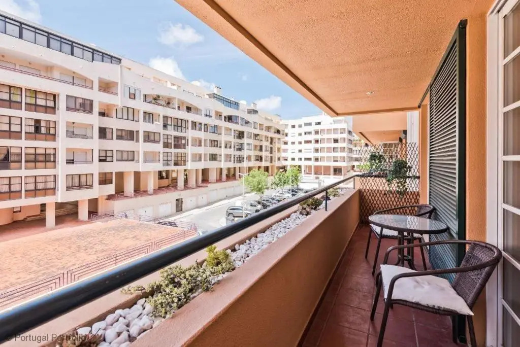 Cascais 1BR w/ pool
