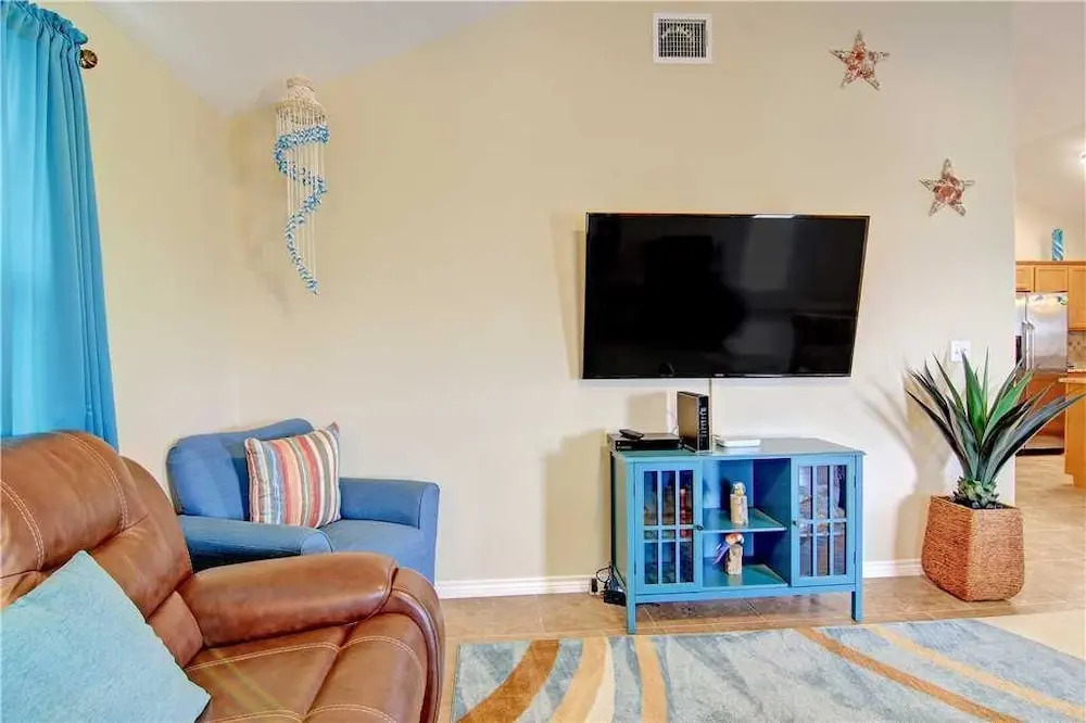 Dolphin House 3 Bedrooms 3 Bathrooms Home