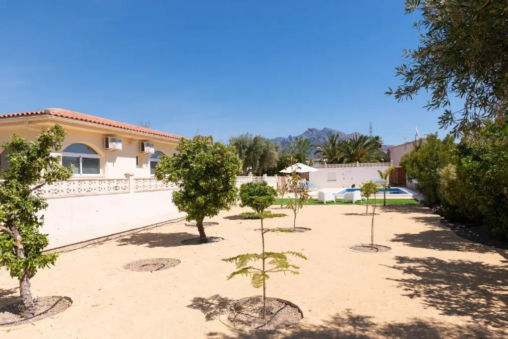 Villa Reyets 4 bed 3 bath Private Pool