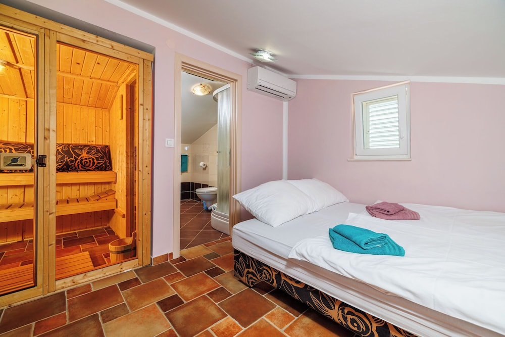 House Davorka