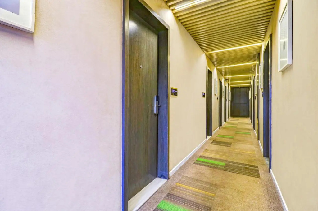 FabHotel Prime Oasis Blue