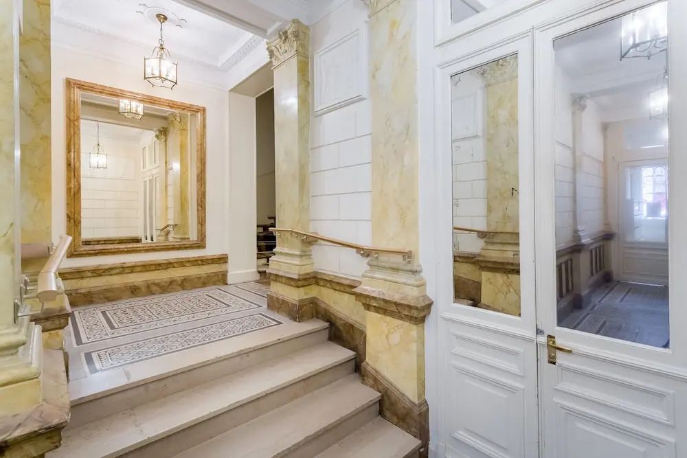 Luxury & Spacious 5 Bedroom 3 Bathroom Notre Dame