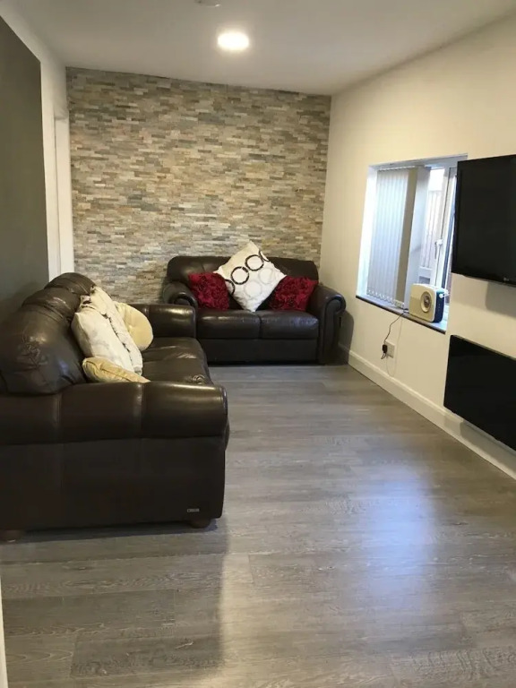 Treetops Apartment 3