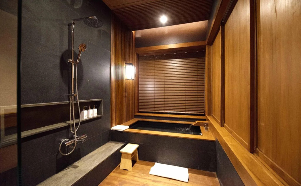 Onsen at Moncham