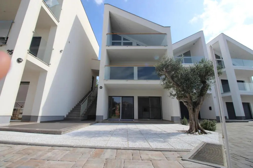 Boutique Villa Nirvana 2, Proboj 25
