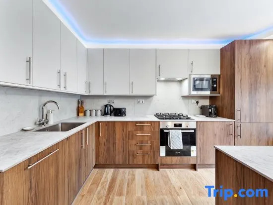 Luxury 1-Bed Apt | 7 Mins to London Eye + Terrace
