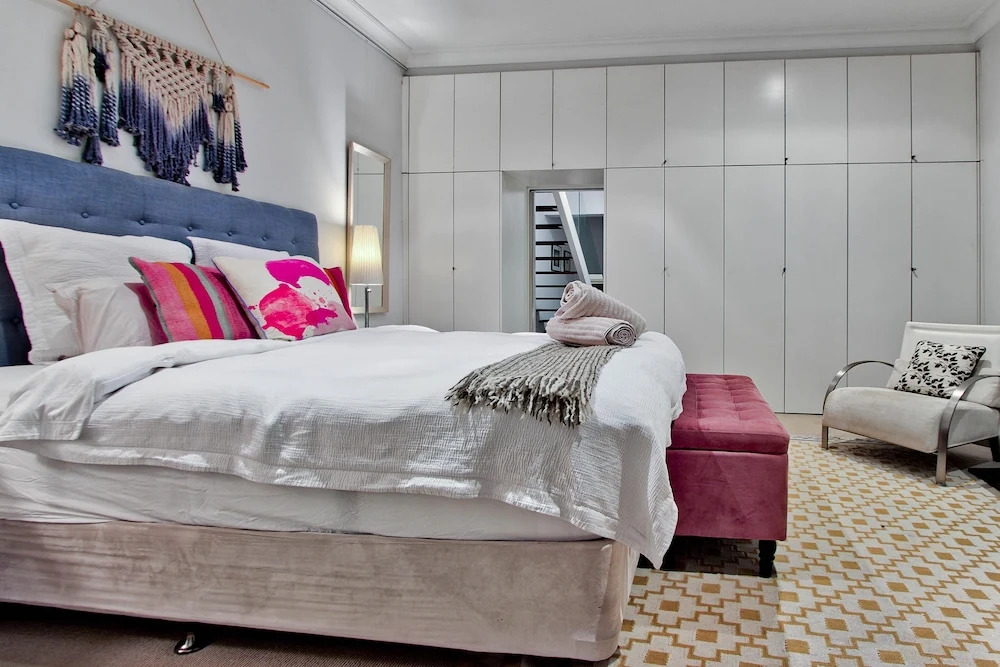 Luxury 3 Bed Terrace House Close To Sydney Cbd