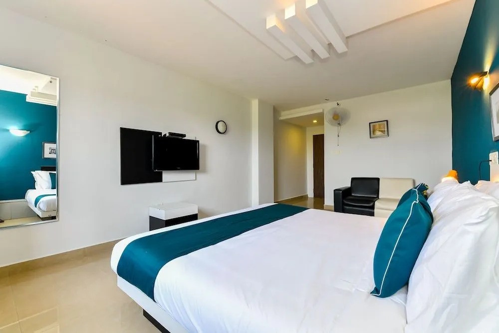 SilverKey Executive Stays 40794 Empire Plaza