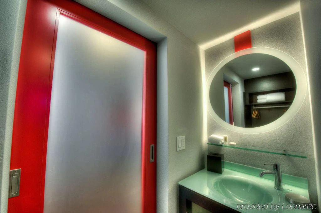 Staypineapple, Hotel FIVE, Downtown Seattle
