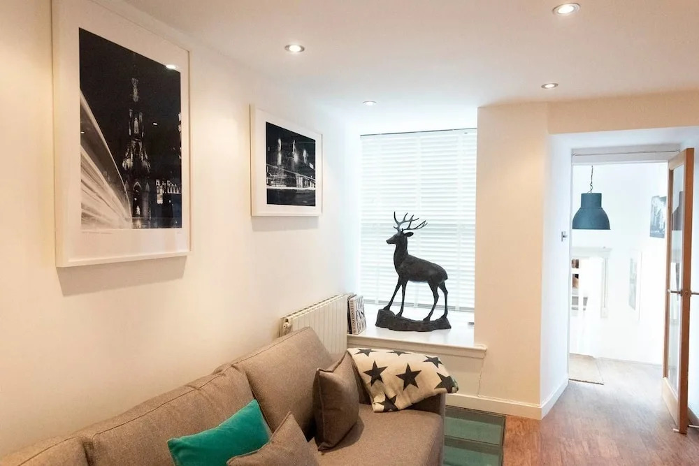 Photographer's Base - Georgian New Town Sleeps 7