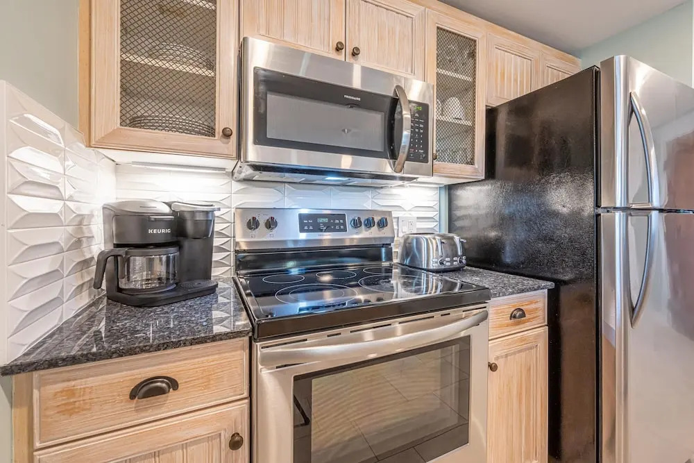 Market Street Inn 337 flr3 1BR 1BA 4