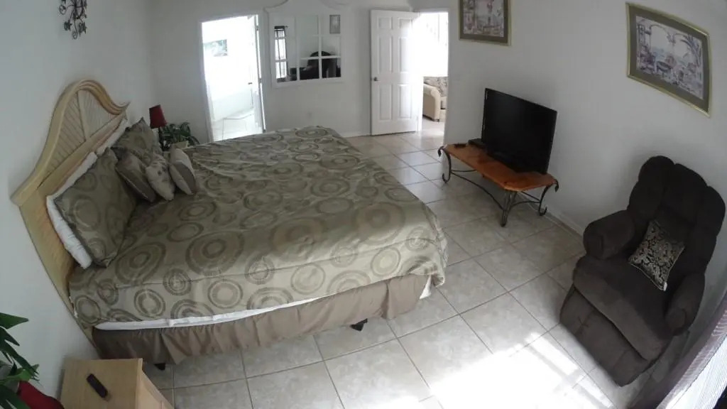 916 Casterton Circle 5 Bedrooms, 3 Bathrooms