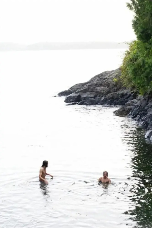 Tofino Oceanfront Hotel Suite 3
