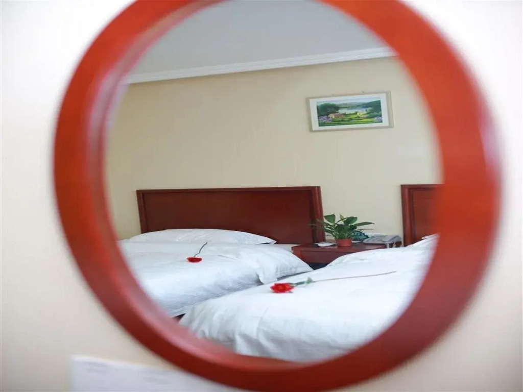GreenTree Inn Jiangsu Suzhou Yangchenghu Qianshuiwan Express Hotel