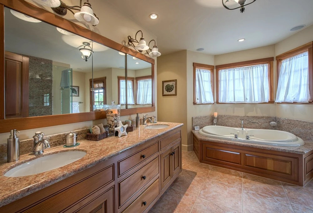 3718 Ocean Crest
