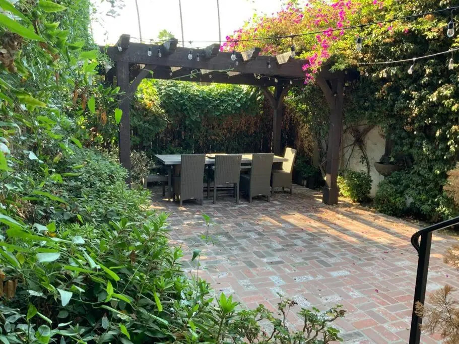 House, walking distance from Universal Studios