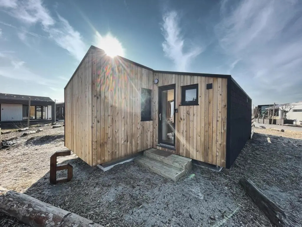 Basecamp Tiny House Eco-resort IJmuiden
