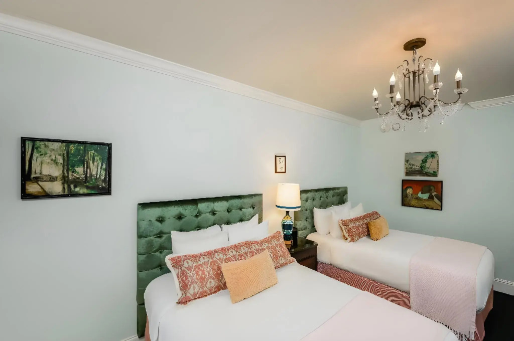 The Pontchartrain Hotel