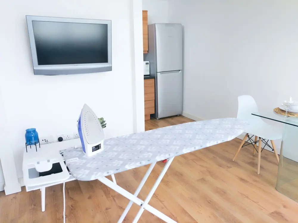 Central Apartment With Free Parking - By Doze
