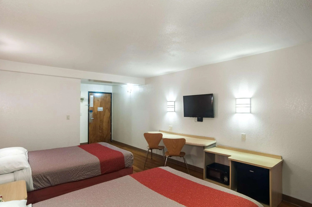 Motel 6-Oklahoma City, OK - South