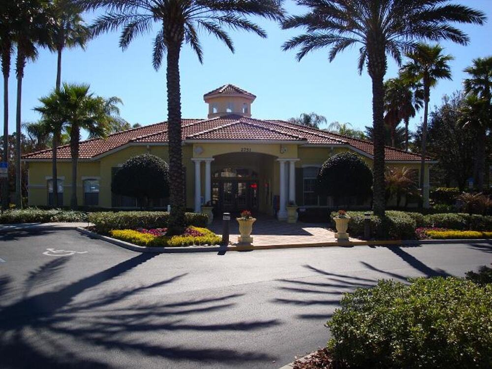 4 BR Town Home in Emerald Island