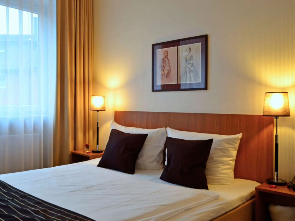 Comfort Hotel tom Kyle