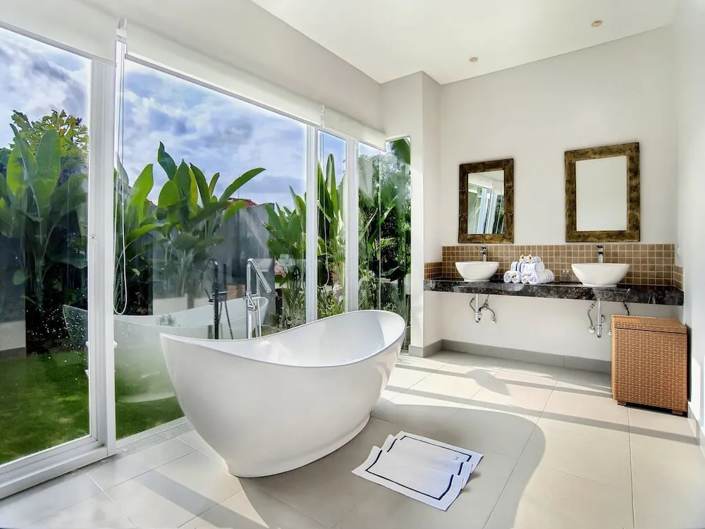 Best Selling Family 5 Bedrooms Pool Villa in Canggu