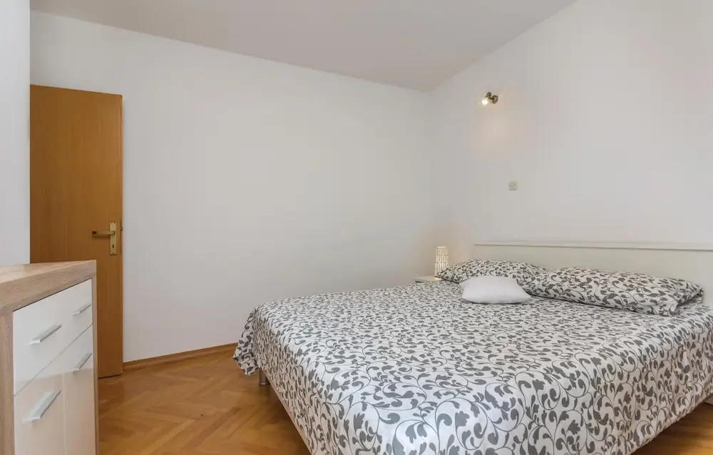Amazing Home in Porec With Wifi and 2 Bedrooms