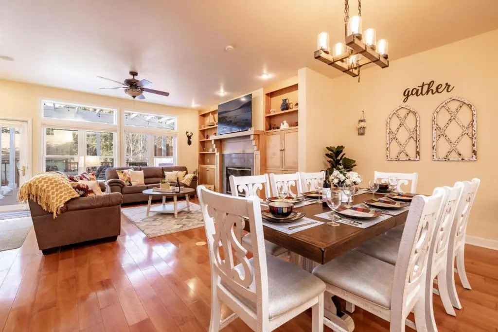 The Grand Chalet #1989 by Big Bear Vacations
