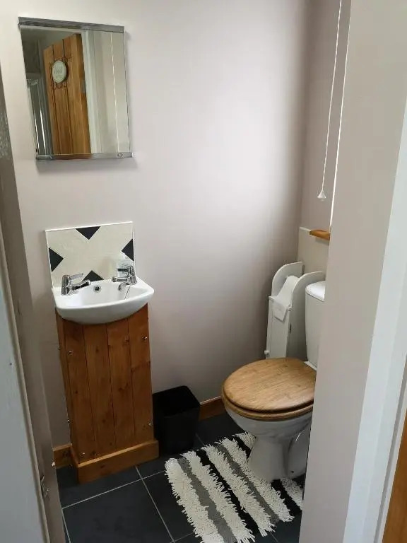 En-suite Bedroom in a quiet bungalow