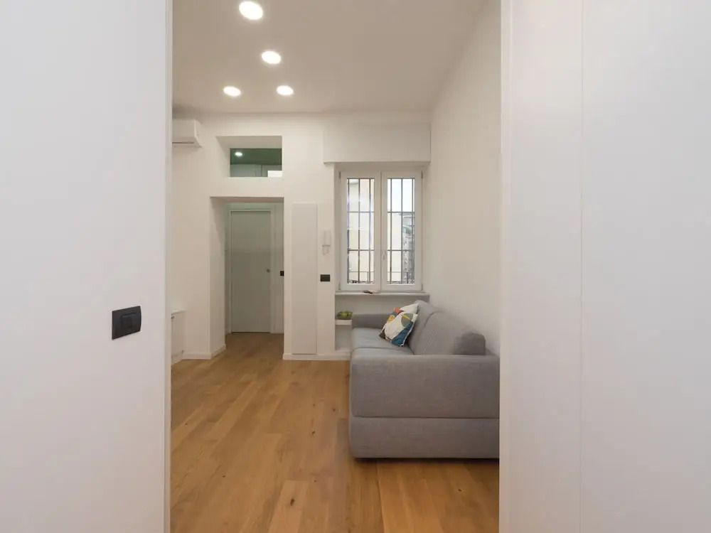 Farini - Charming One-bedroom Apartment in Isola Area