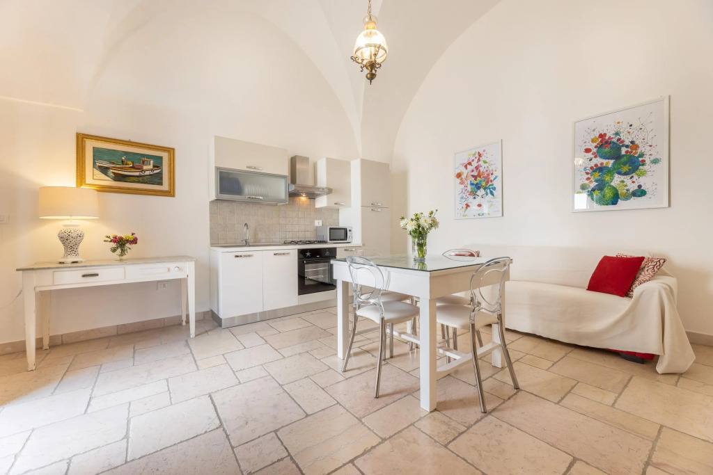 Large, Beautiful Apartment and Pool