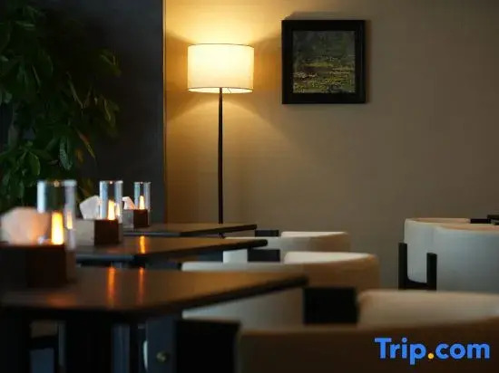 Yuansu · Designer High-altitude Boutique Stay (Shanxi Museum Wuyue Plaza)