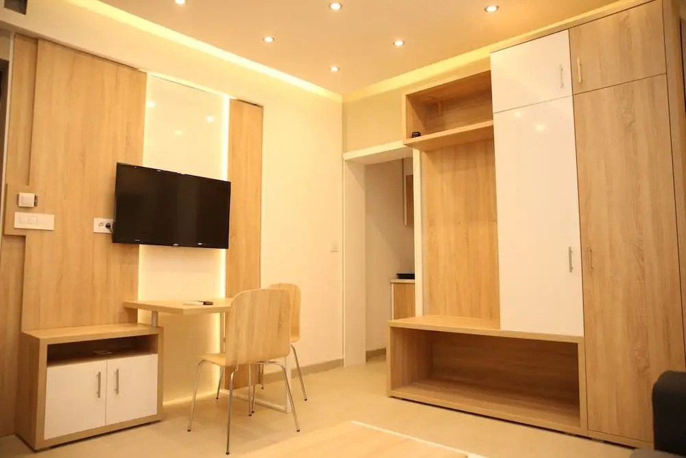 Gold Crown Apartments