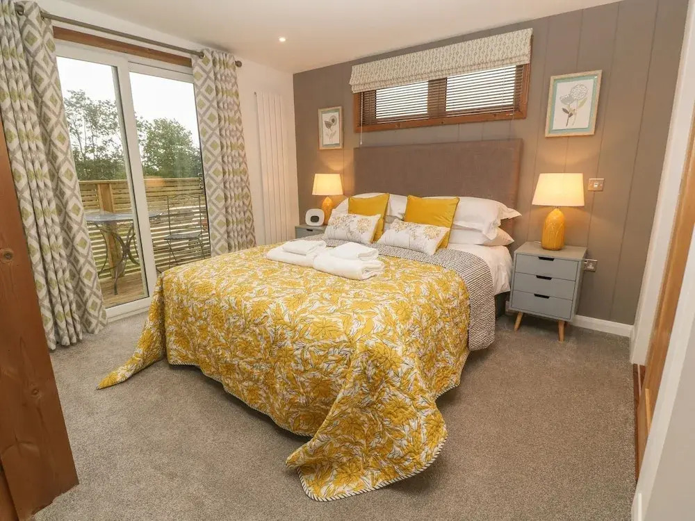 12 Meadow Retreat
