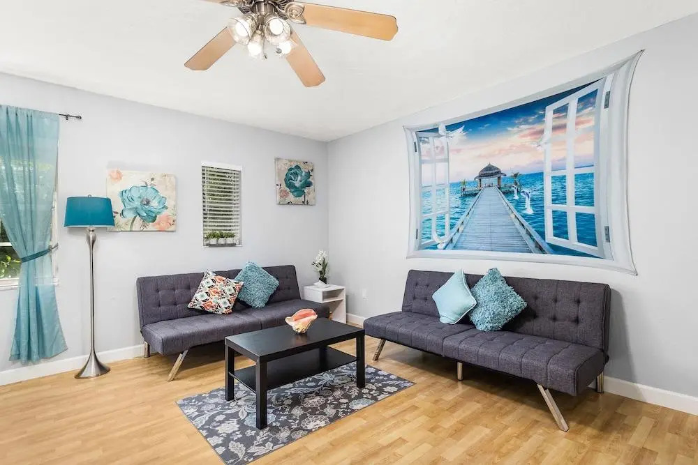 Deluxe Beach Apt