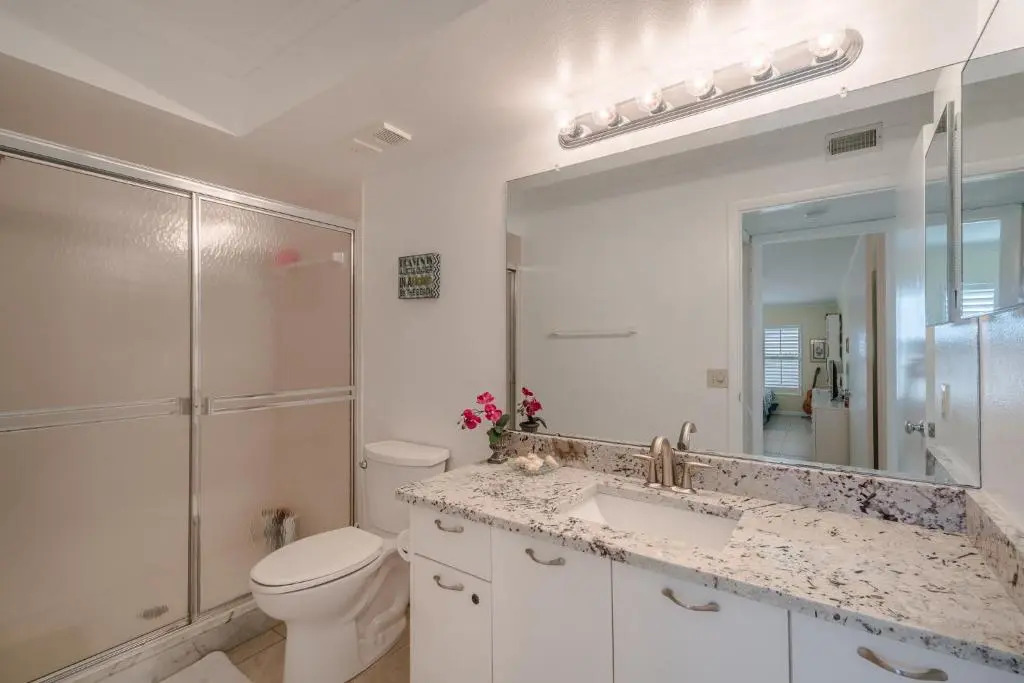 Bahia Vista 9-521 by Distinctive Beach Rentals