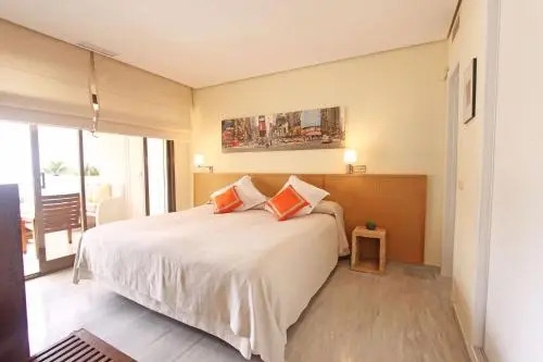 1104 First Line Beach Apartment Golden Beach Pool