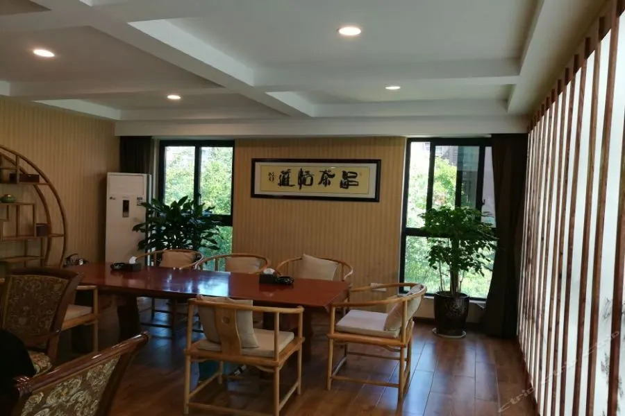 Caifu Holiday Hotel