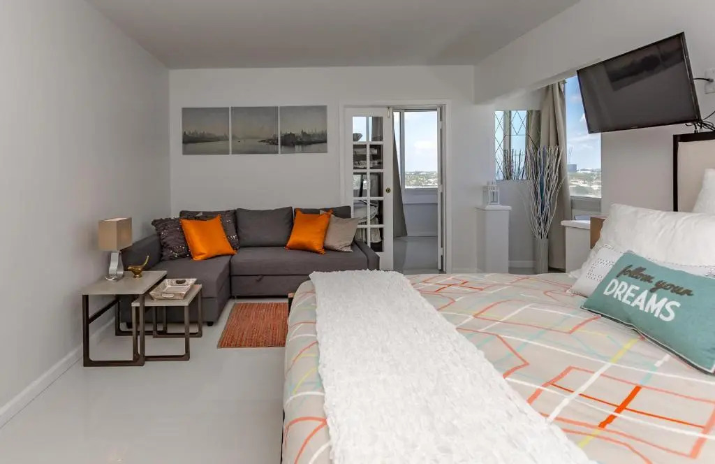 Ocean Beach Condo 3BR On the Sand 911