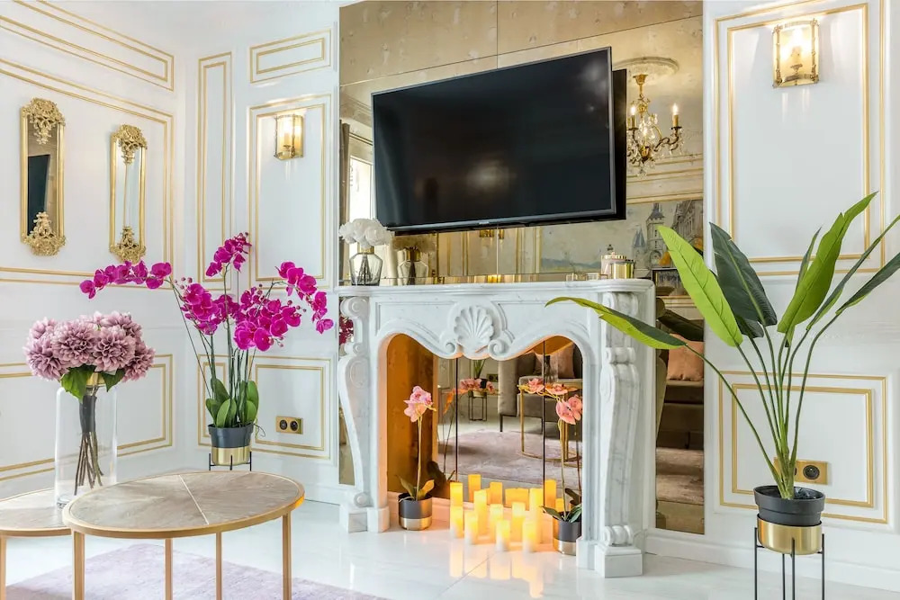 Luxury 2 Bedroom Apartment  Eiffel Tower