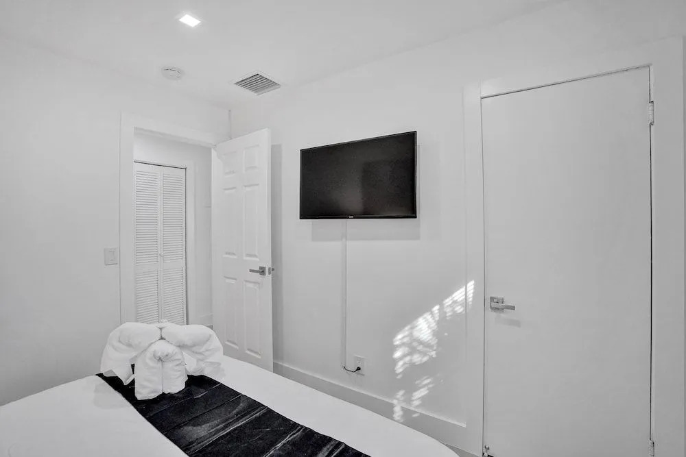 Waterfront Newly Renovated 4 BR Home