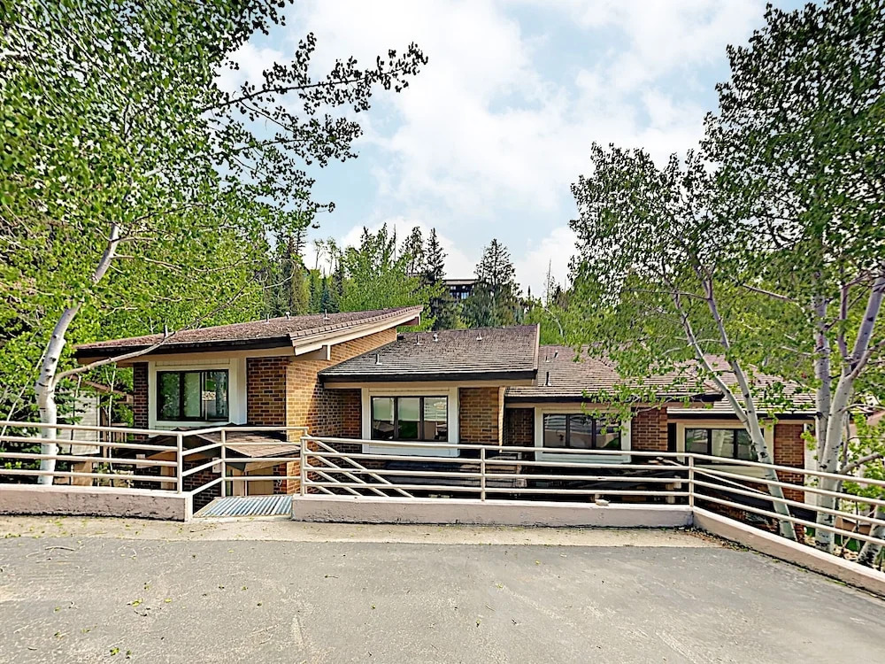 New Listing! Updated W/ Sauna, Near Ski Lift 2 Bedroom Townhouse
