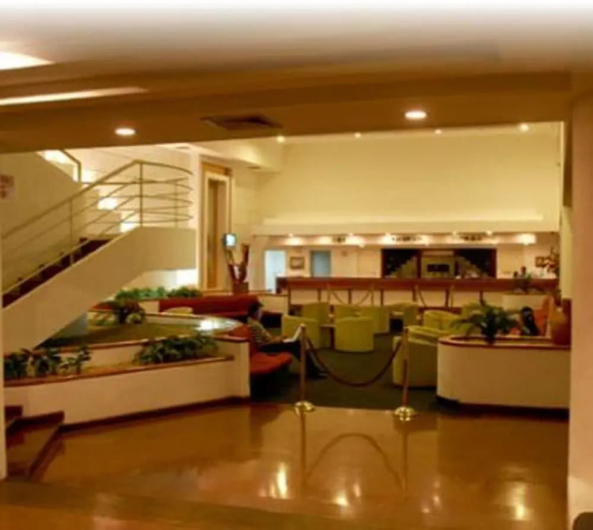 Hotel Cristina Suites