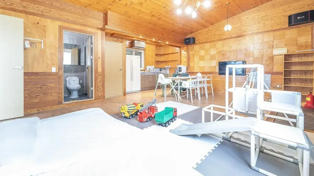 Yeosu Hi Mom Kids Family Pension Black
