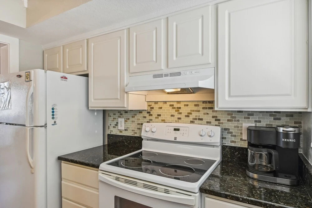 Southbay 55 is 2 Bedroom on the lake with short walk to beach by RedAwning