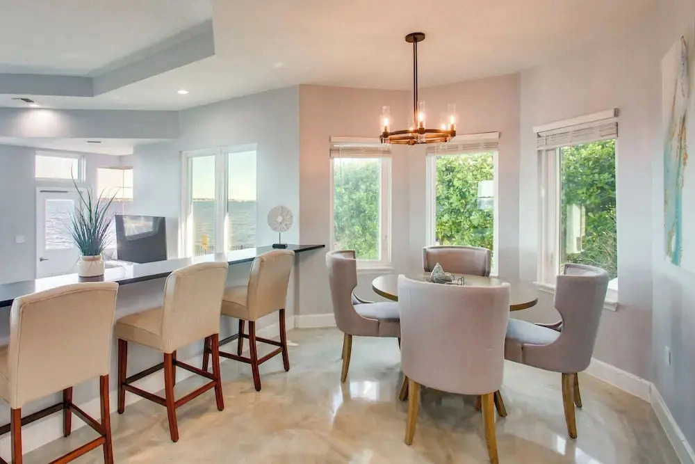 Riverfront Fort Myers Luxury Home w/ Heated Pool