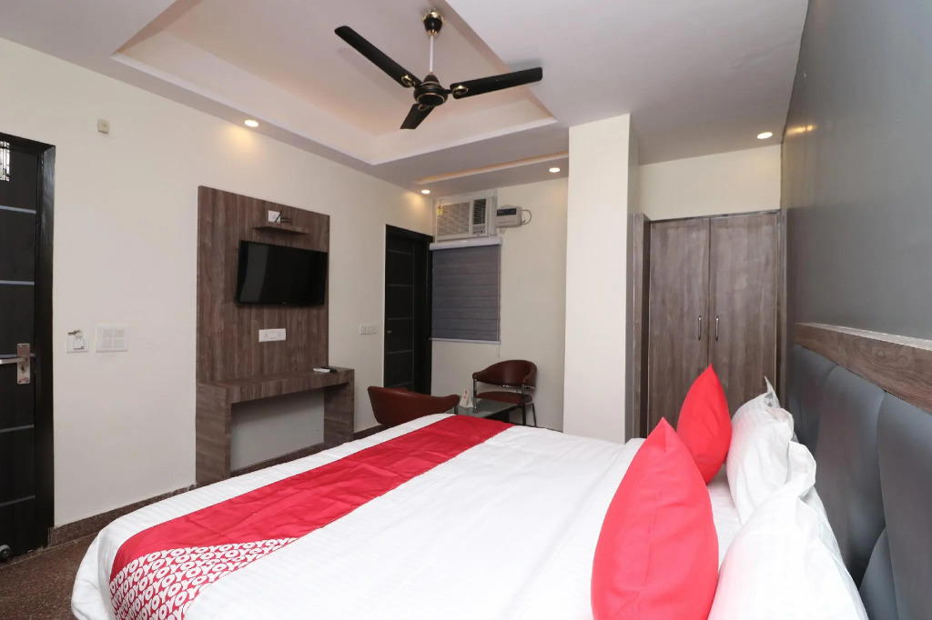 OYO 36848 Embellish Inn